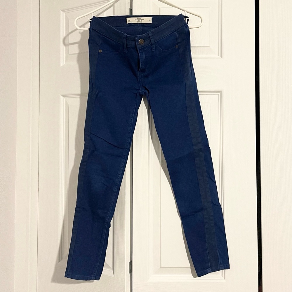 Abercrombie and Fitch Women Skinny Ankle Jeans. Size 24 (00).